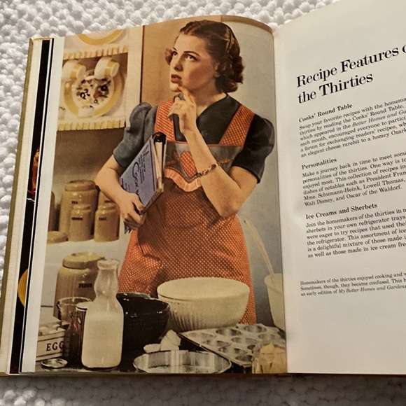 Vintage Better Homes and Gardens Cookbook - Picture 3 of 9